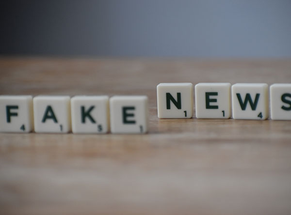 "Fake News" spelled in Scrabble tiles 